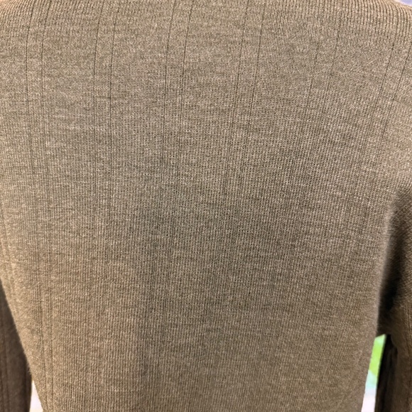 Vintage 90s Olive Green V-Neck Knit Sweater - Picture 8 of 9